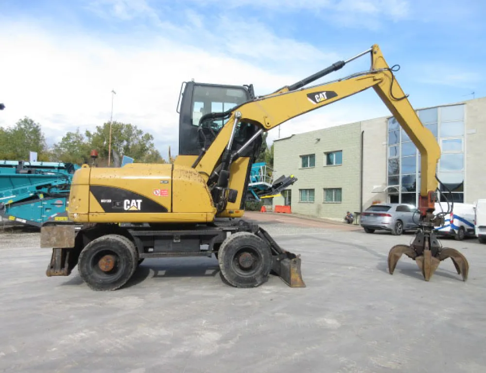 Caterpillar CB-214E Roller