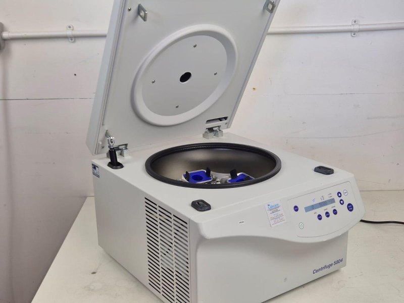 Eppendorf 5804 benchtop centrifuge
