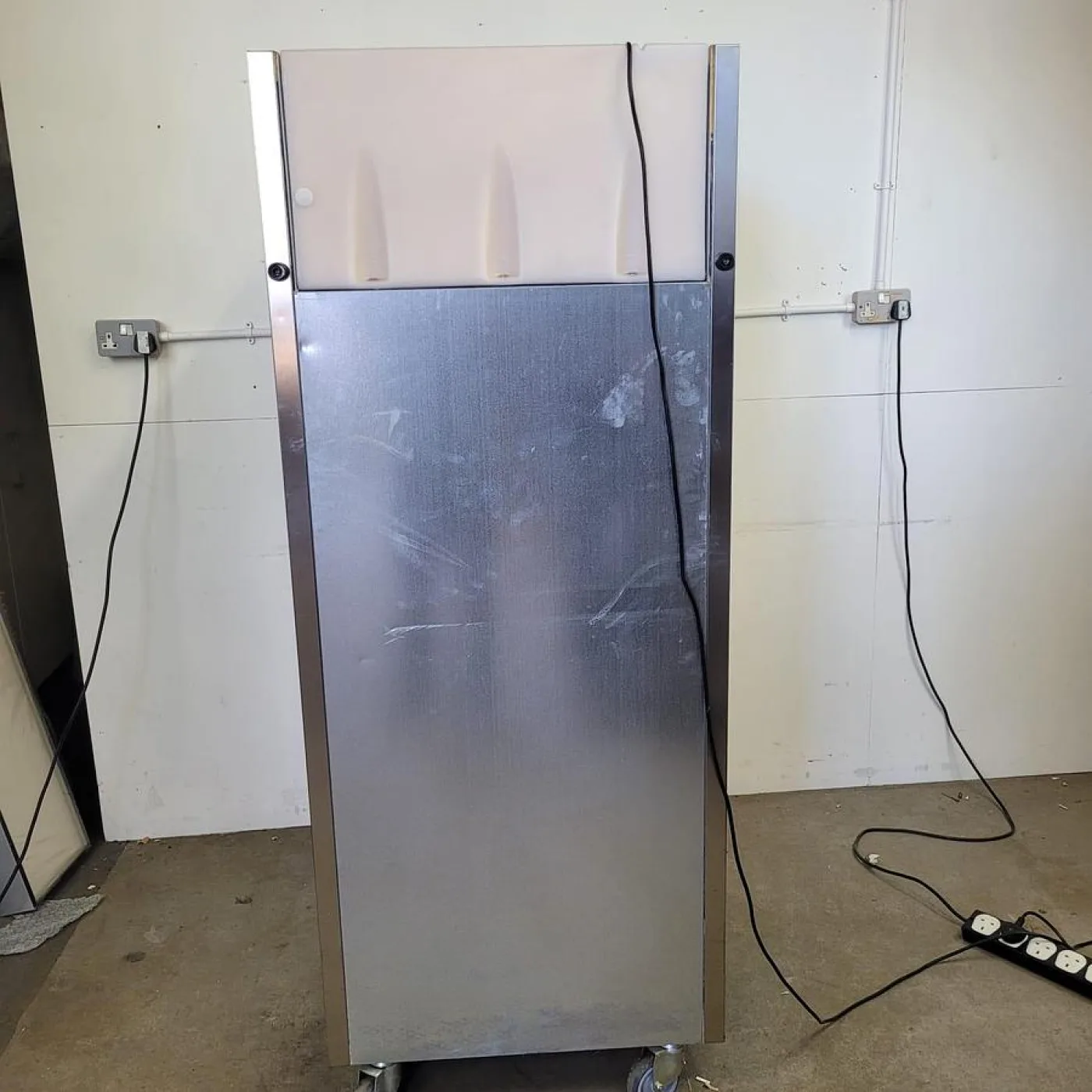 Foster R134A Refrigerator - 5