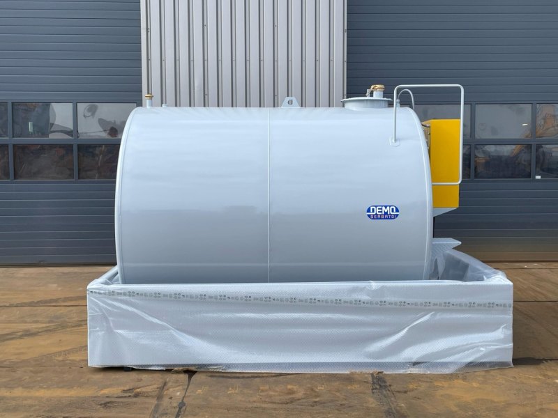Emiliana Serbatoi TF9/50 9000Ltr fuel tank