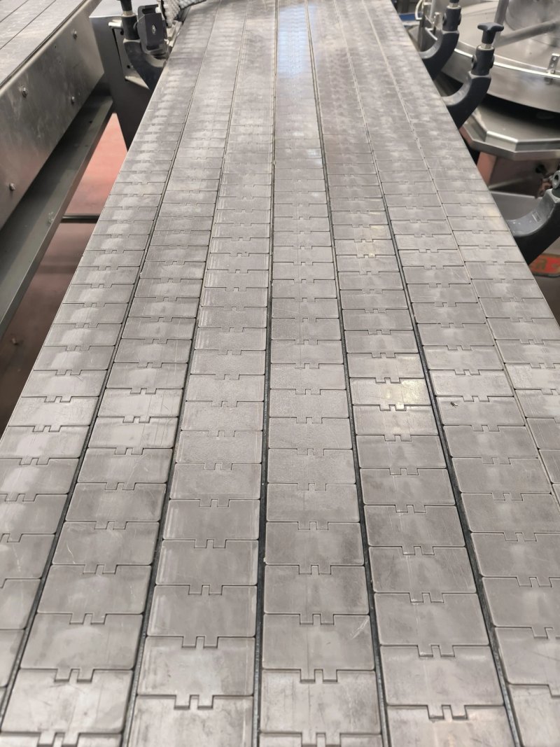 SLAT CHAIN CONVEYOR
