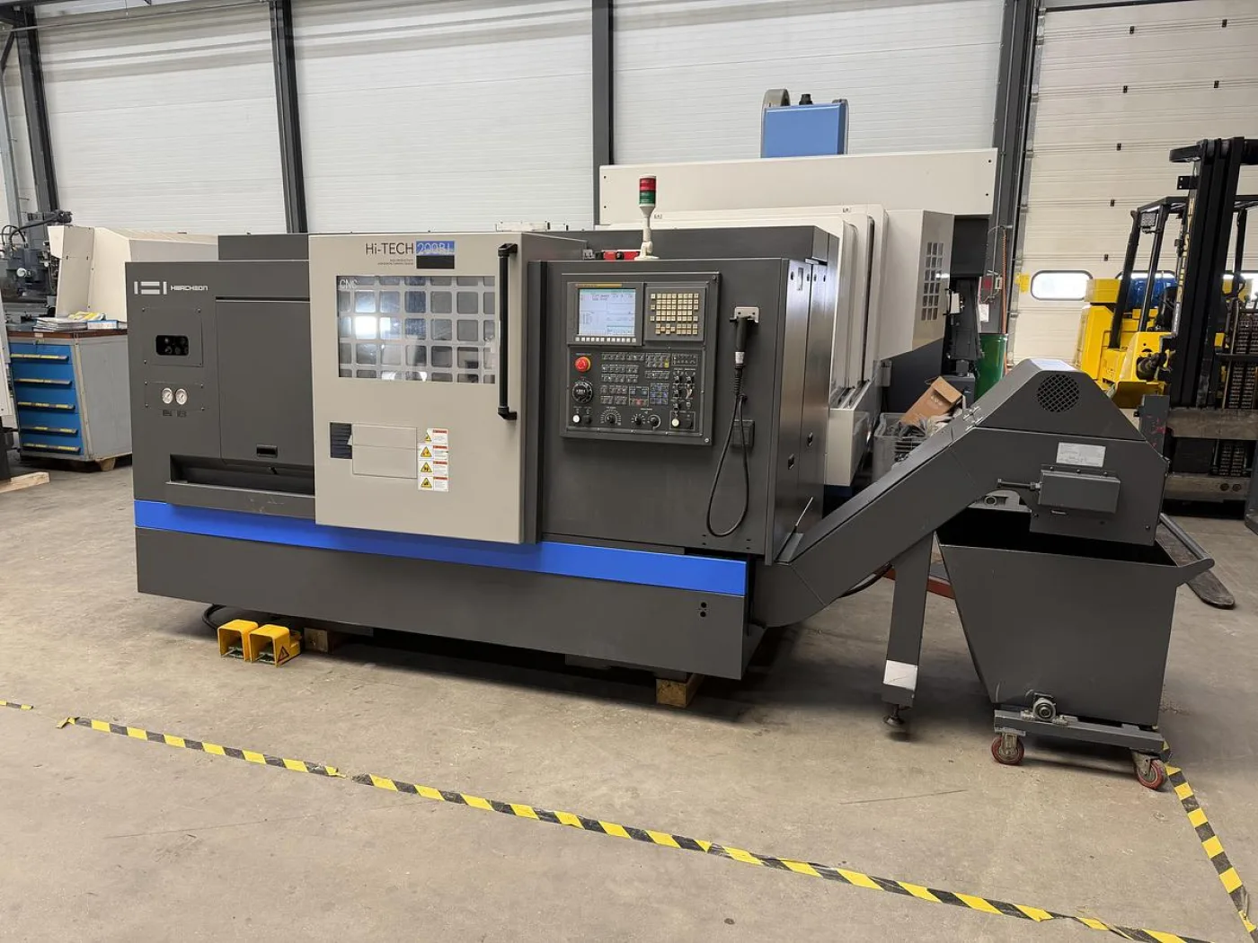 HWACHEON HI-TECH 200BL - 2