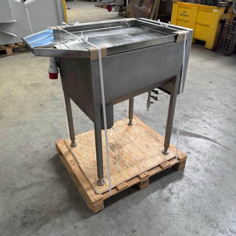 Gizzard Peeling Table, EMF, NEW