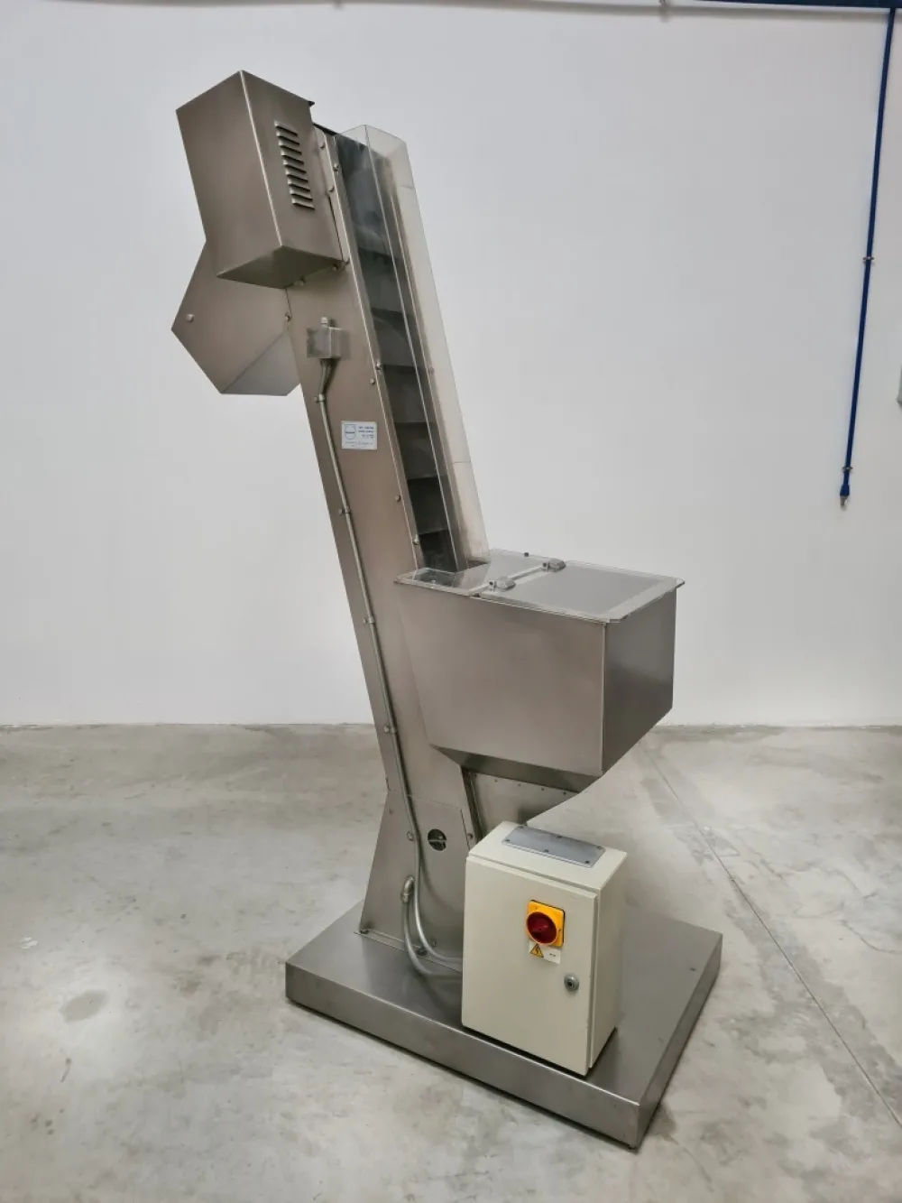 ELEVATORE A TRAMOGGIA PER TAPPI – GAMA
