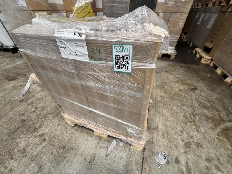 Self-adhesive blank vellum paper label roll 3 pallets