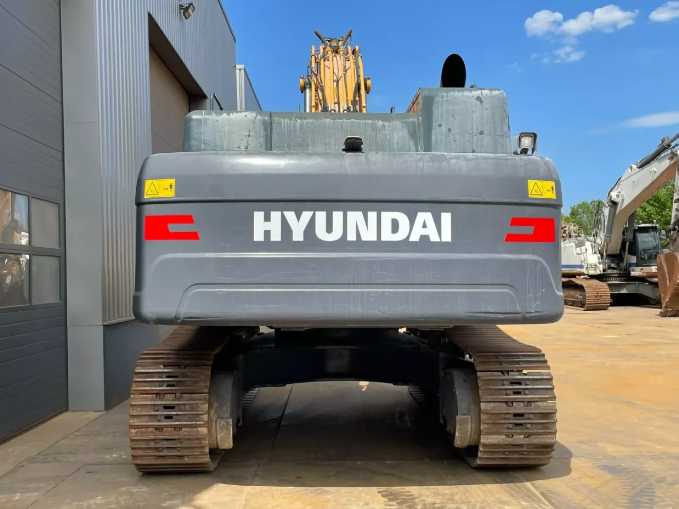Hyundai HX480L - 4