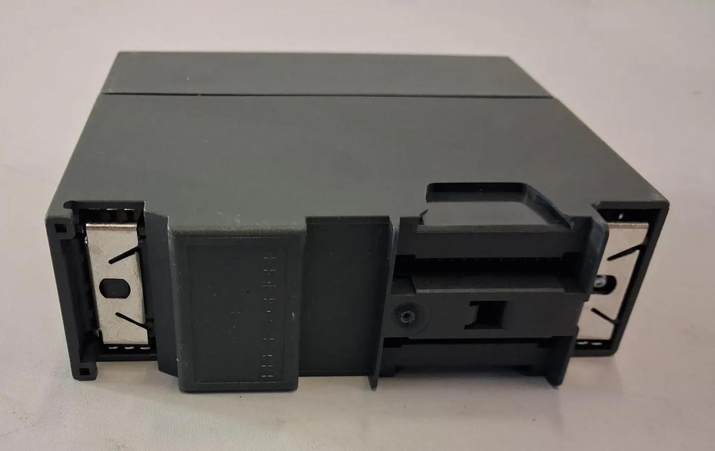 Siemens SM 1222 digitale Ausgangsmodul 6ES7 222-1HF32-0XB0 - 2