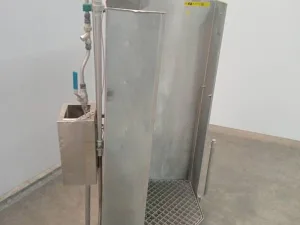 Apron washer