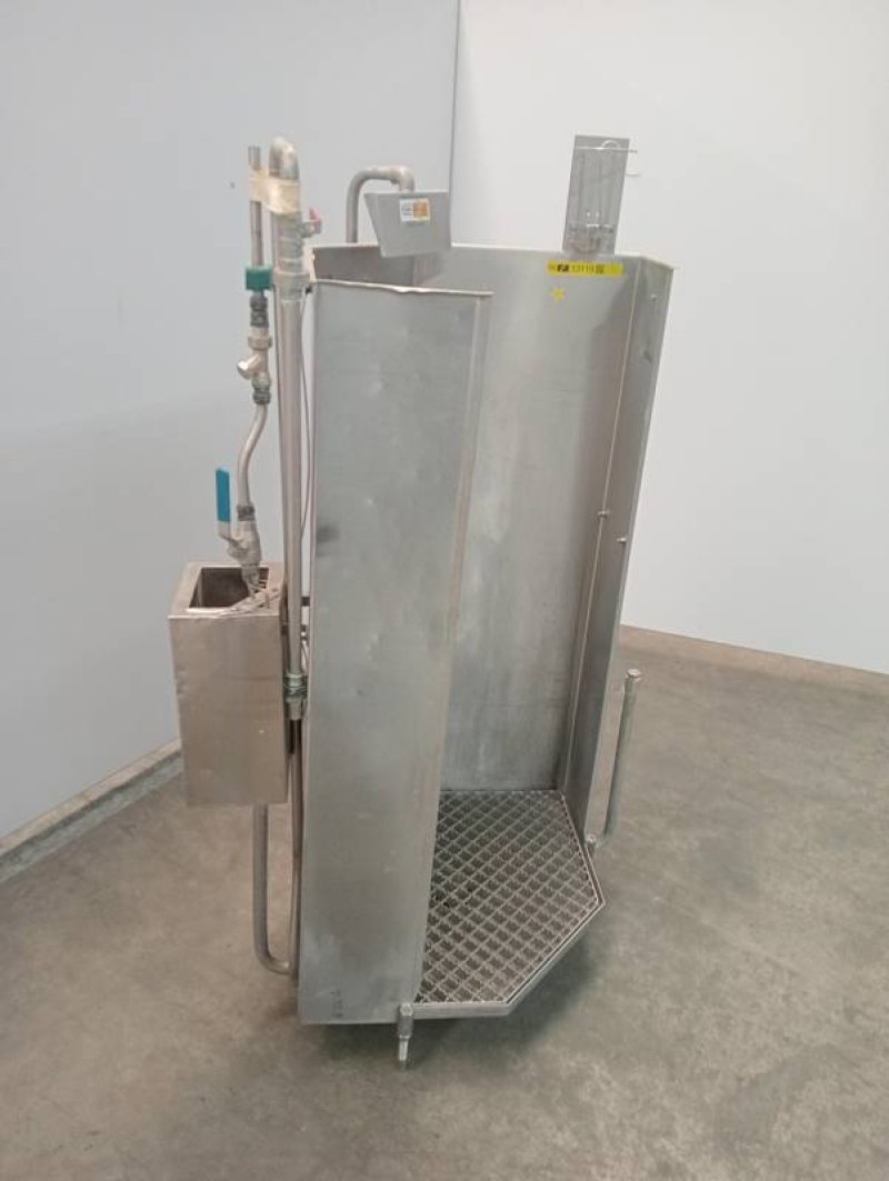 Apron washer
