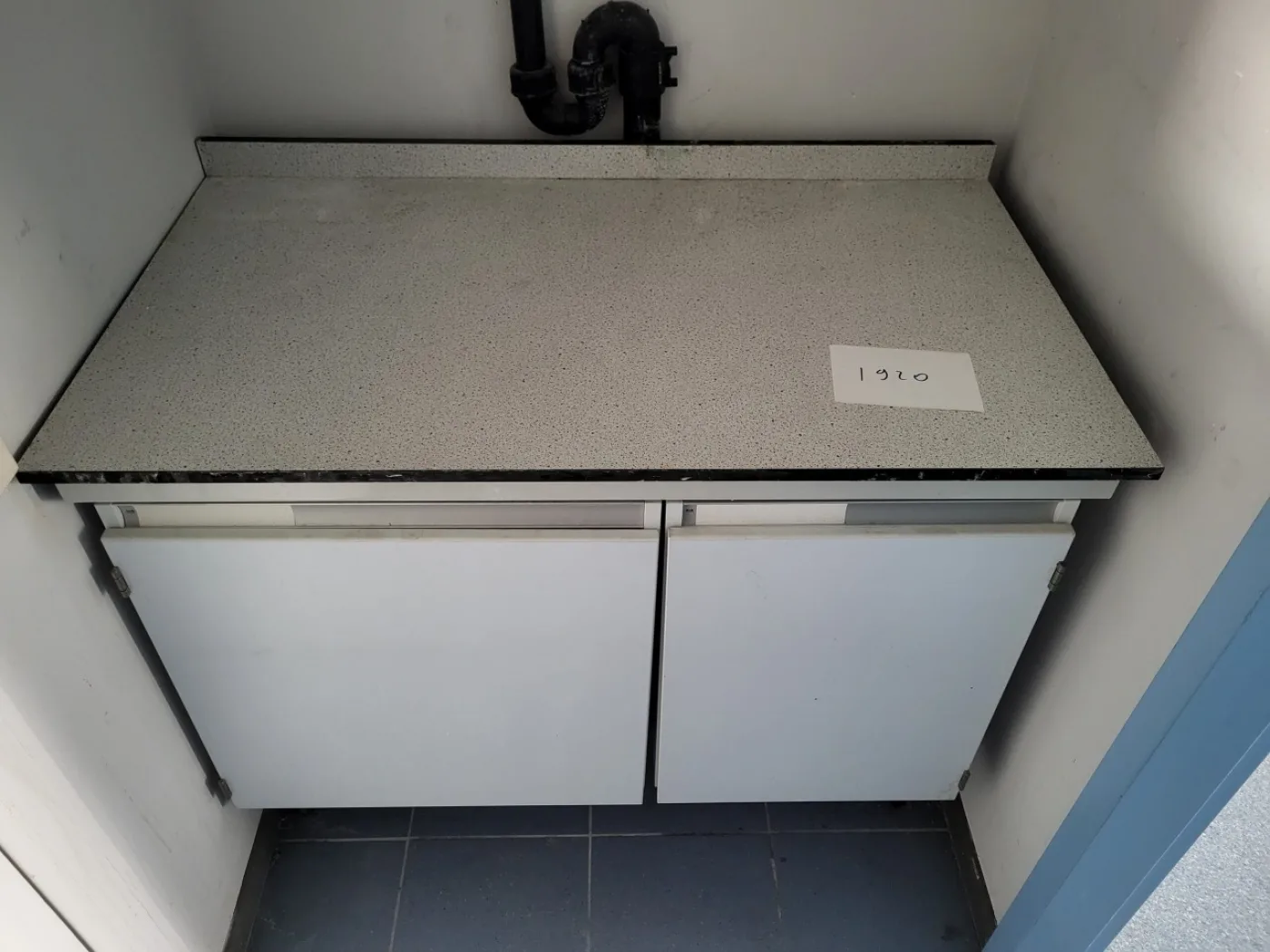 1920 – Used S+B Laboratory wall table (110 cm) - 1
