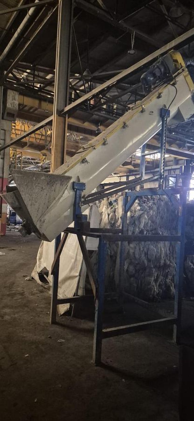 Auger screw conveyor