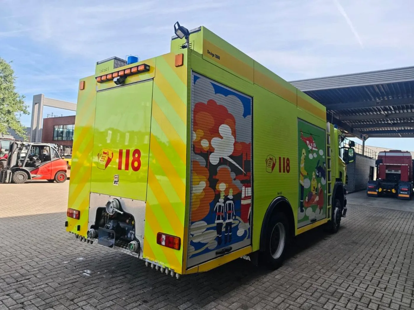 Scania P124C 420 4x4 Hauser 2000 Winde Wasserwerfer Lichtmast! - 5
