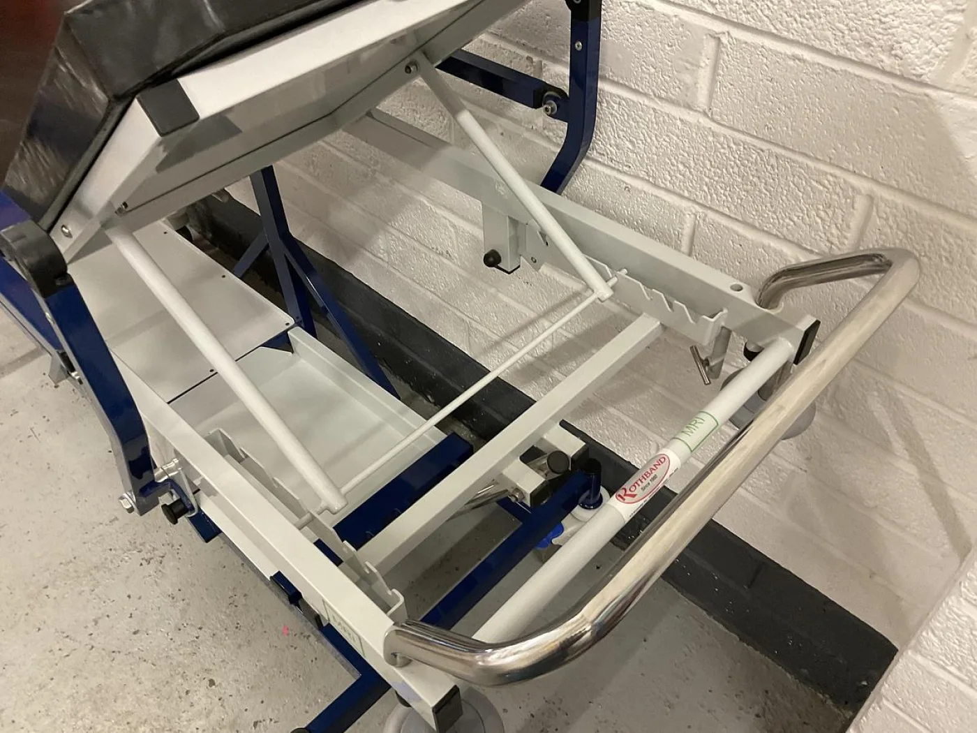 Rothband MRI Patient trolley - 2