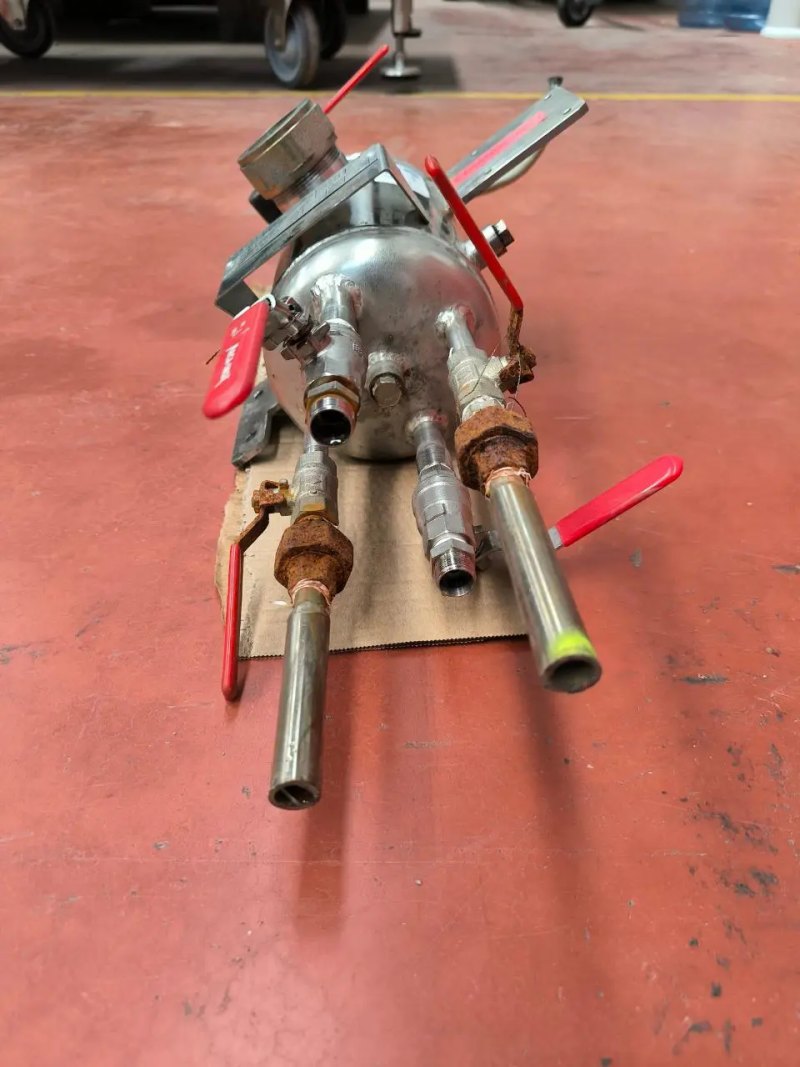 STAINLESS STEEL BOILER TANK 3 LITERS WITH INTERIOR COIL OF 0.25 LITERS