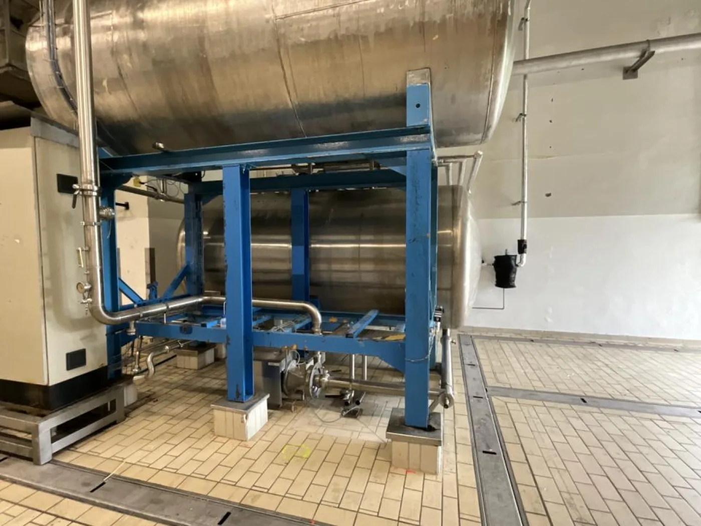 Unknown 8000 Litre Stainless Steel Horizontal Syrup Storage Tank - S - 2