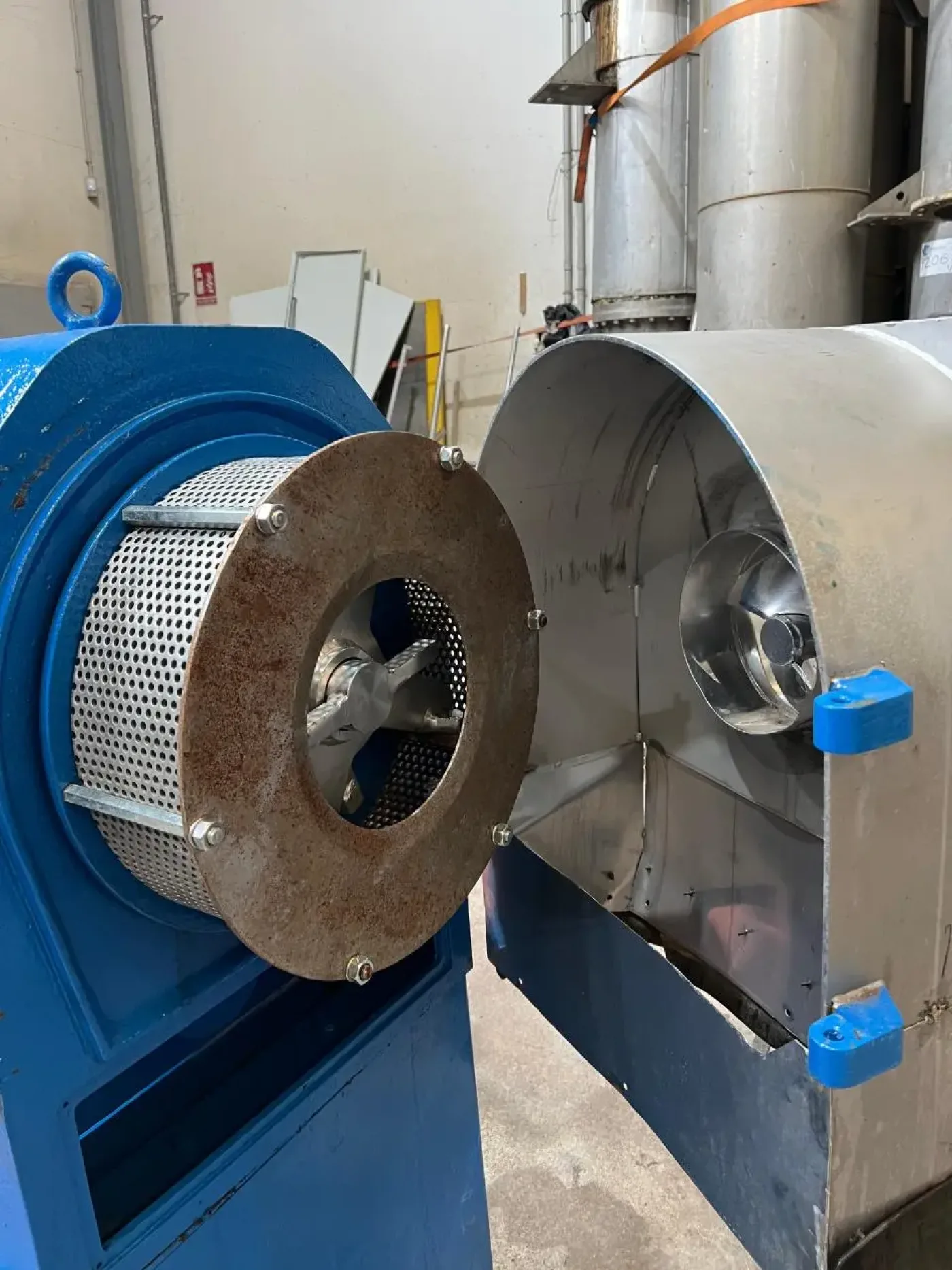 USED AMENDUNI FIXED HAMMER MILL - 3
