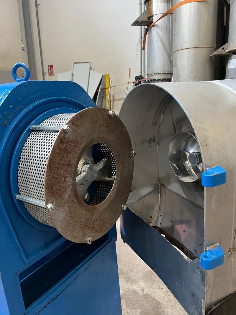 USED AMENDUNI FIXED HAMMER MILL