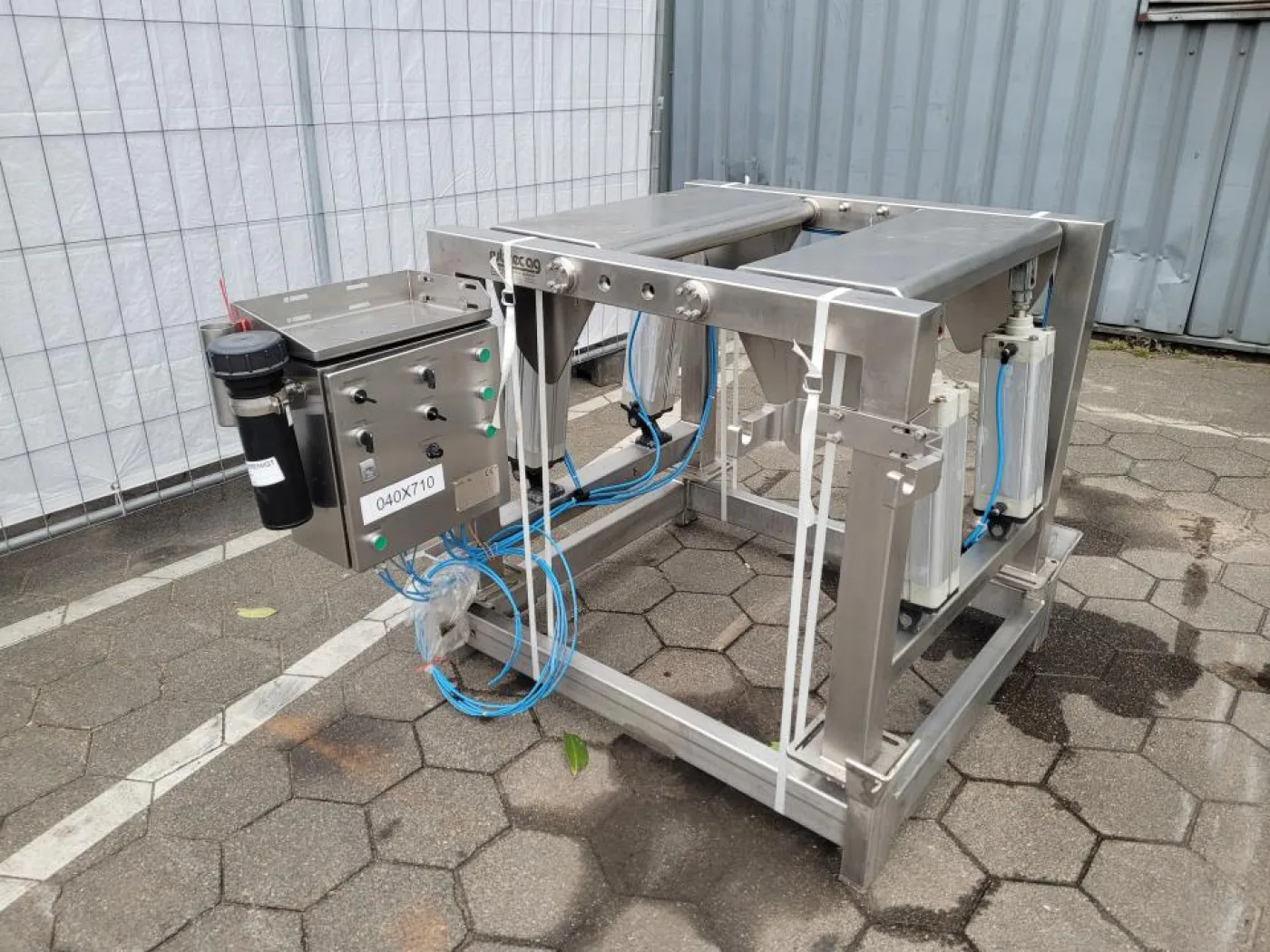 2014 Rubitec AG Powder containment docking station - 1