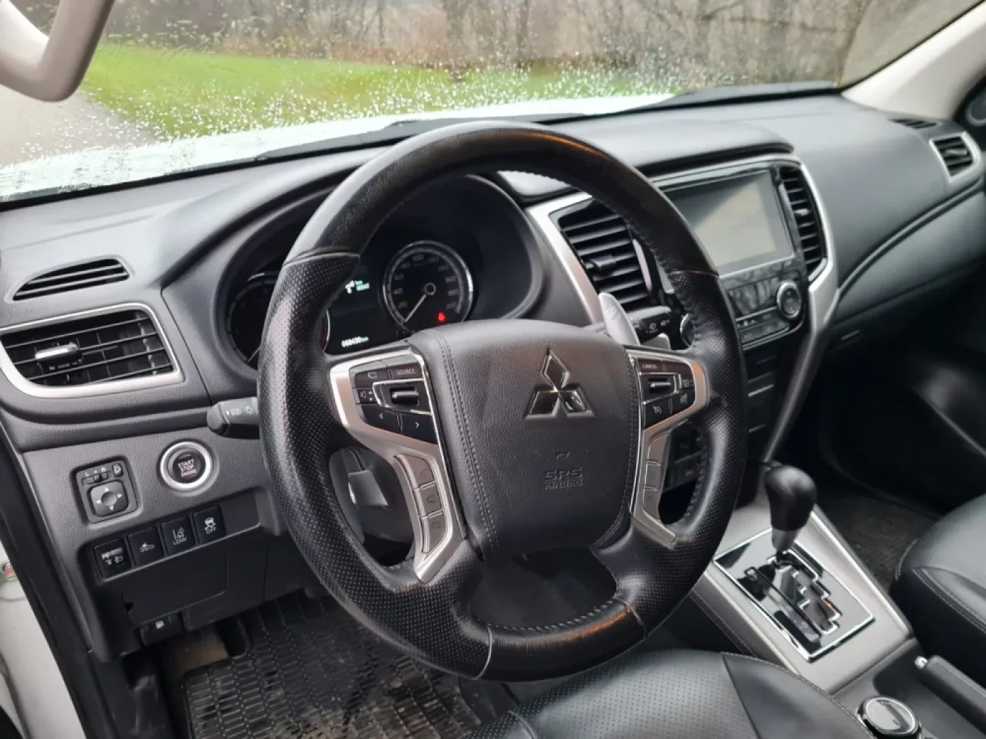 Mitsubishi - L 200 - 4