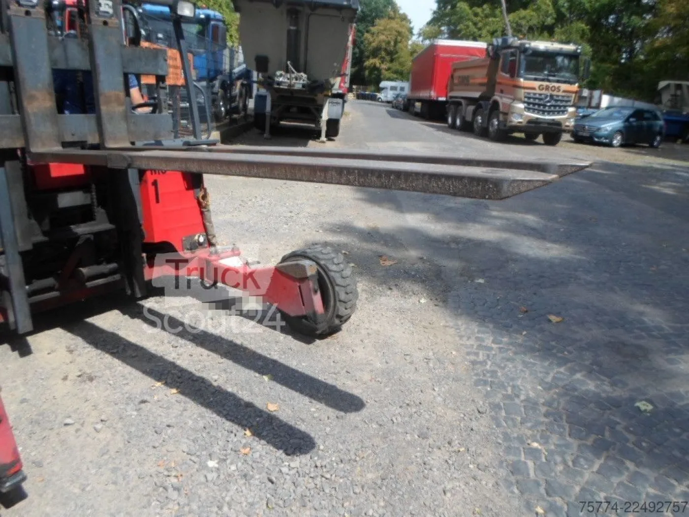 MOFFETT M 4 25.3/ 880 Std. ALLRAD !! - 4
