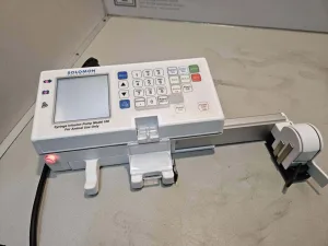 Solomon Scientific Model 100 Infuuspomp voor Spuiten