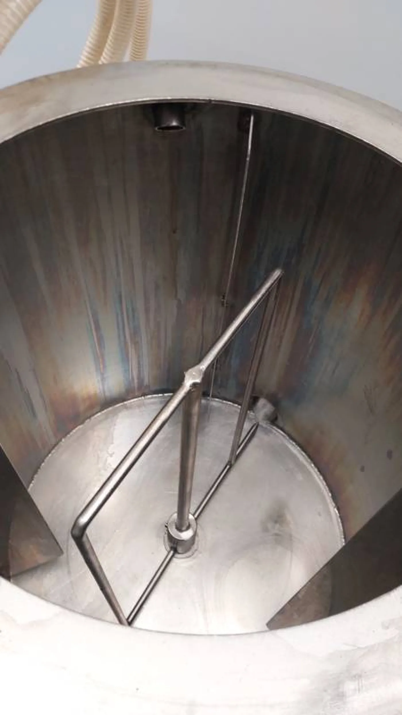 Blood collecting and mixing tank - 4