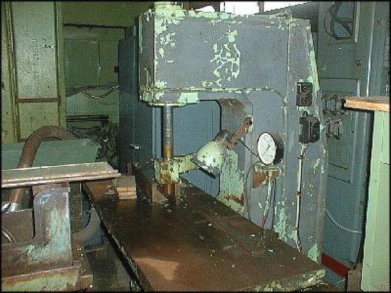 Presse / Raeummaschine Unbekannt