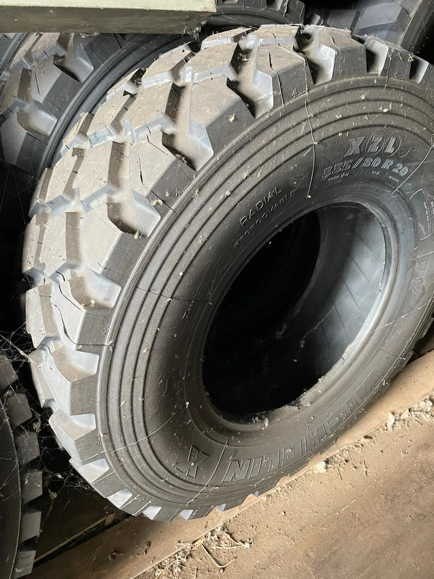 Michelin 335/80R20 - 2