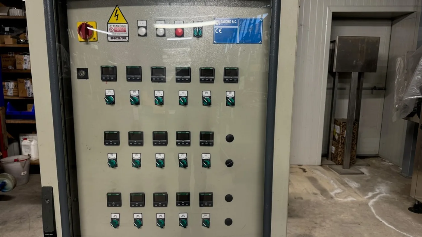 ELECTRICAL PANEL, ELECTROMECHANICAL, CONSISTING OF 16 DIGITAL THERMOSTATS, SECOND-HAND EQUIPMENT - 2
