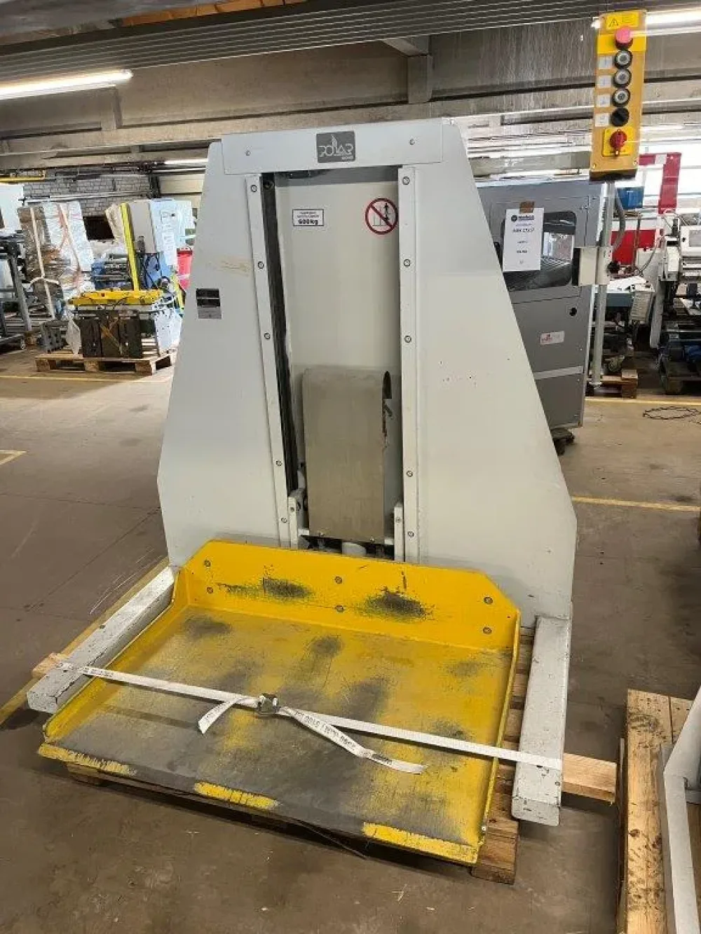 Polar L-600-W-3 elevador palet