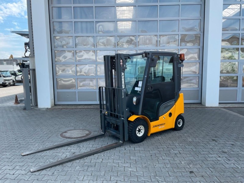 Jungheinrich DFG 316s / Triplex: 4.4m / 2.008h / Air Conditioning / SS