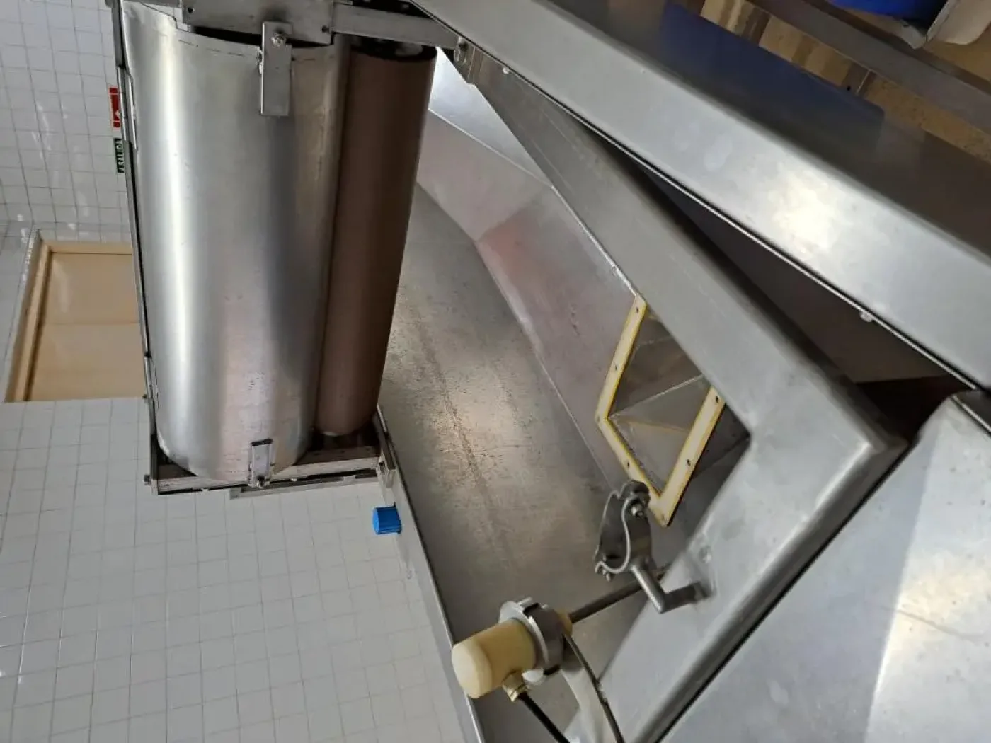 STAINLESS STEEL DRUM DUMPER - 1