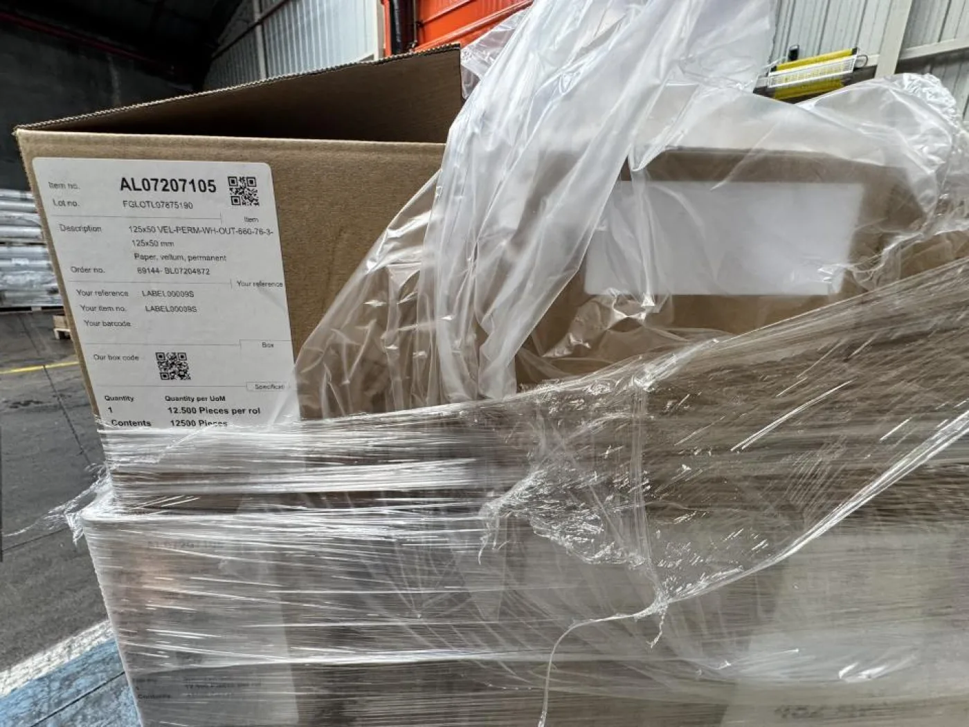 Self-adhesive label roll 34 boxes - 2