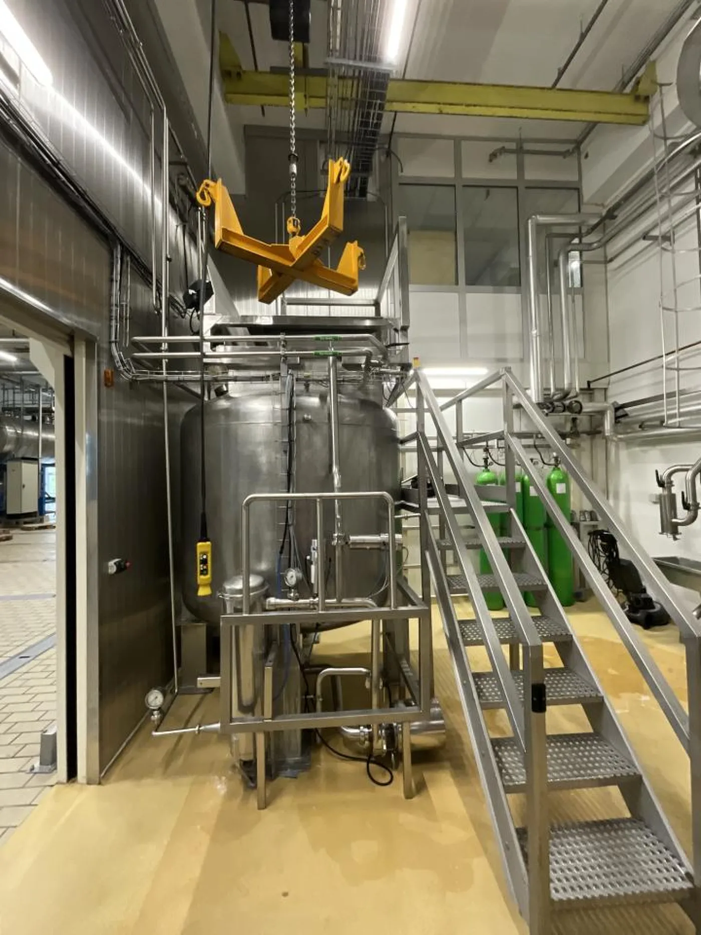 Chaudronnerie Tuyauterie Chaudronnerie Tuyauterie Stainless Steel Bulk Bag Dissolution Tank with Hoist, Pump and Filter - 4