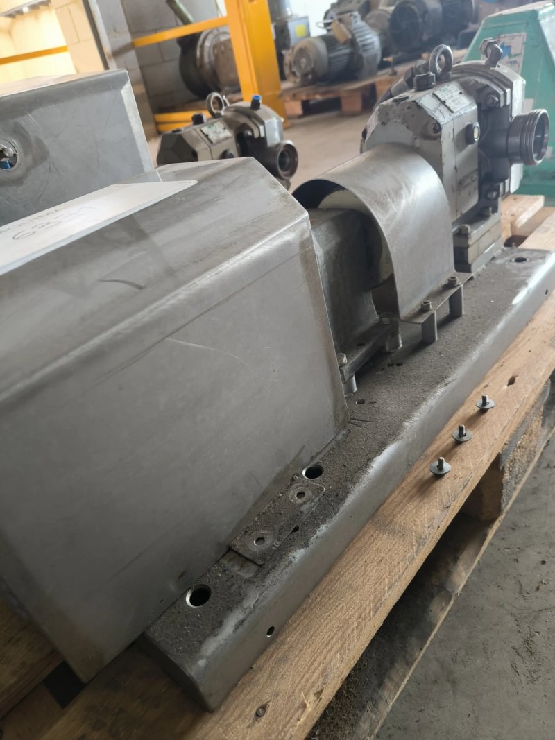 LOBE PUMP OMAC B110 L/ST 0.75 KW