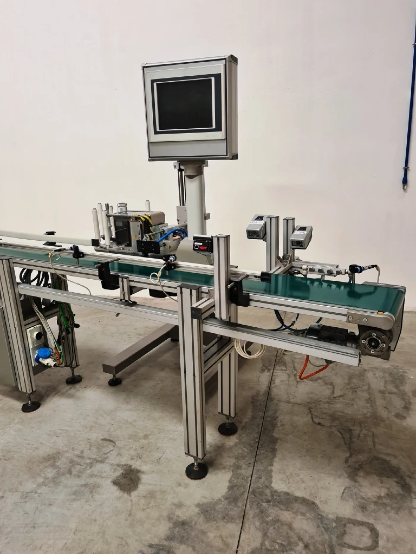 ETICHETTATRICE CON STAMPANTE E NASTRO TRASPORTATORE – IRPLAST – MOD. PA 180 COMPACT - 2