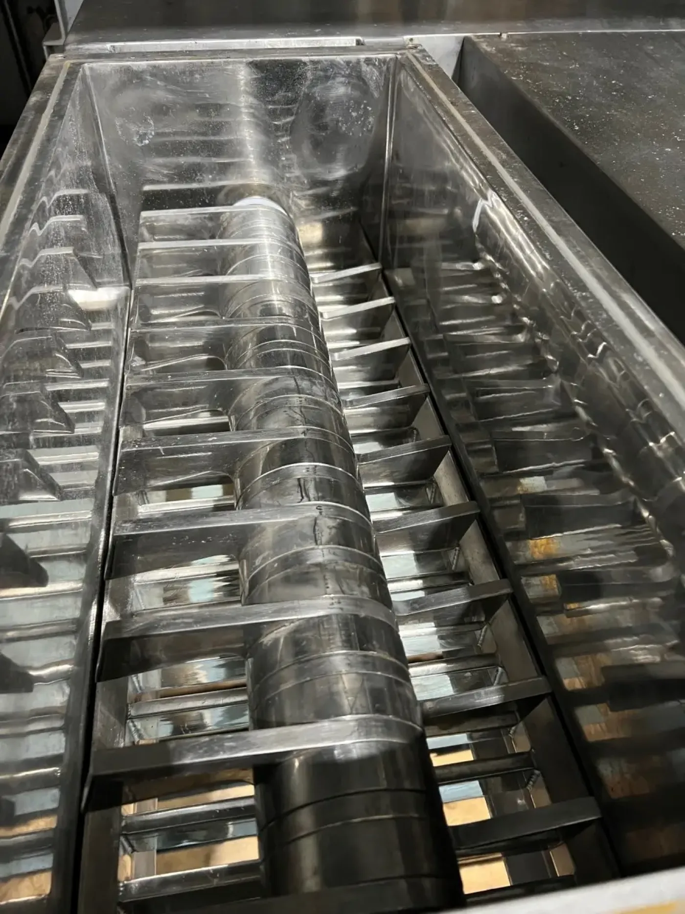 USED STAINLESS STEEL SOFT BREAKER - 2