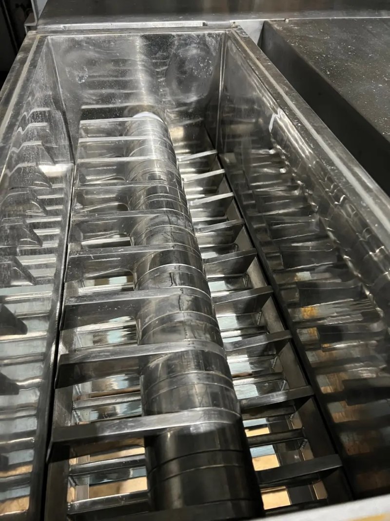 USED STAINLESS STEEL SOFT BREAKER