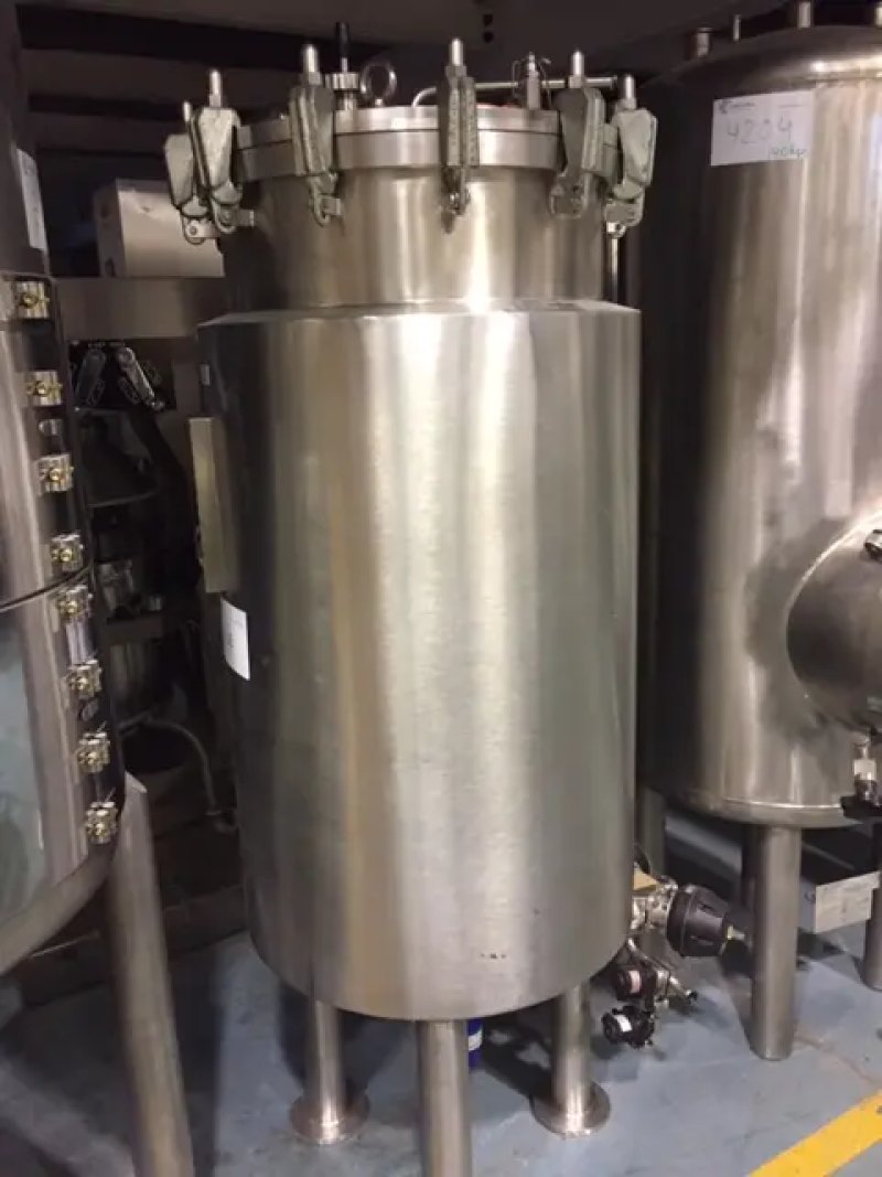 USED STAINLESS STEEL TANK 250 LITERS HEAT INSULATED HERMETIC