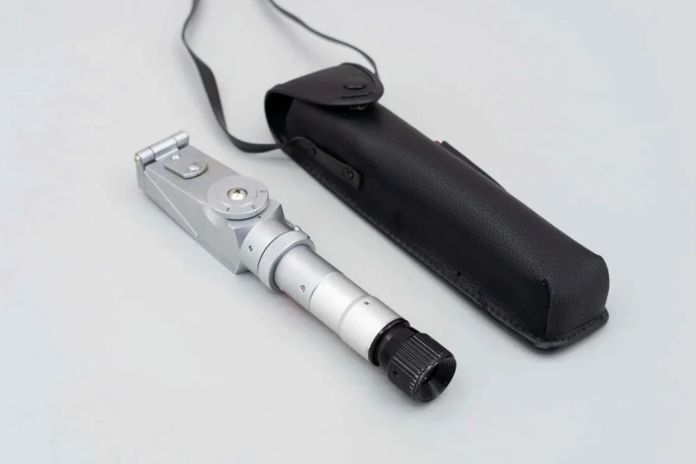 Atago R5000 Refractometer