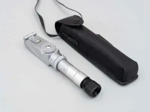 Atago R5000 Refractometer