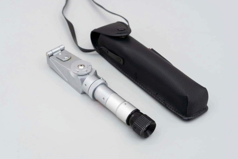 Atago R5000 Refractometer
