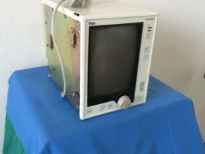 Dräger PM8040 EKG-Monitor