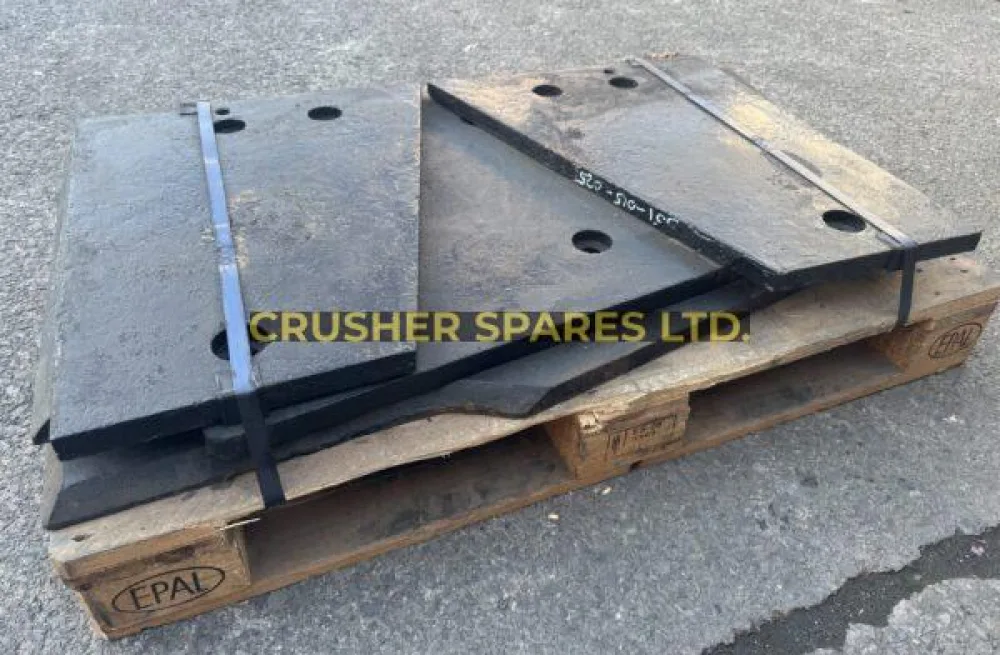 551-015-024 | Upper Liner Cheek Plate | McCloskey® J45 |