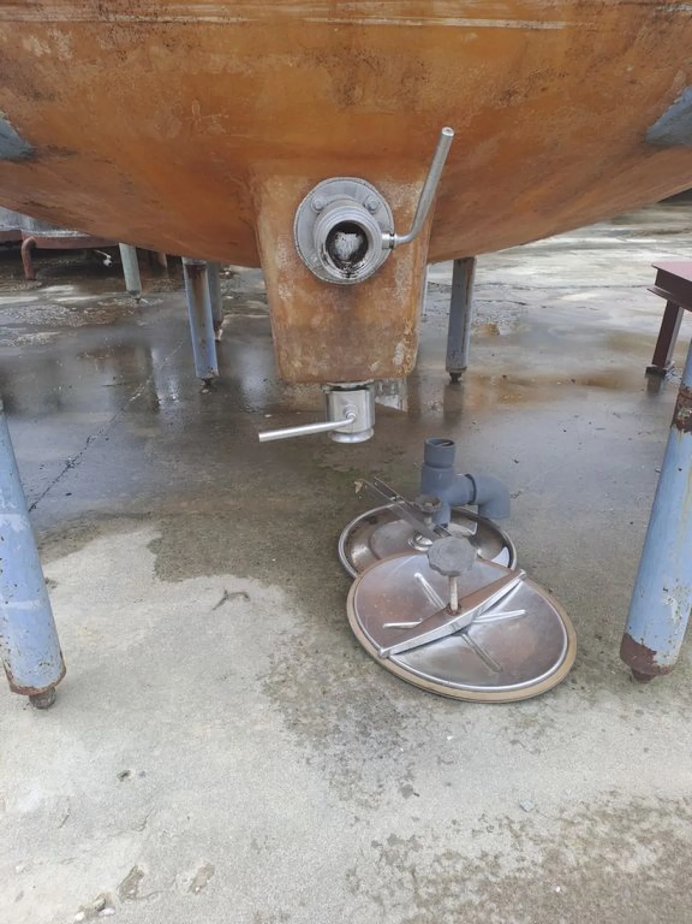 FIBERGLASS STORAGE TANK MODEL, 100 HL CAPACITY WITH ROUNDED BOTTOM, SECOND HAND EQUIPMENT - 7