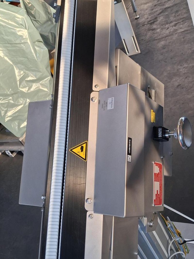 Inova Pharma Systems STS 1200 Edelstahl Zuführ- und Transportsystem