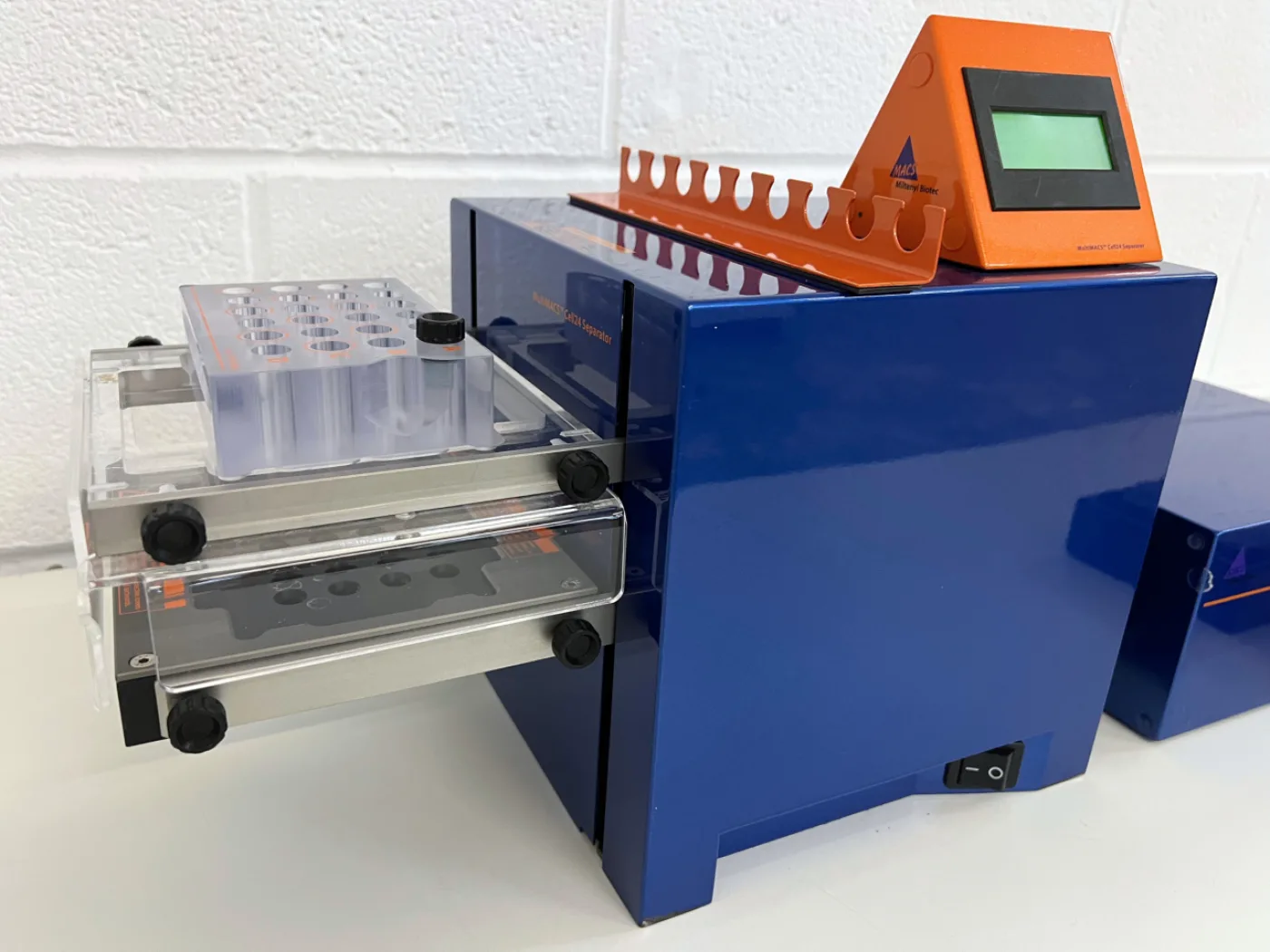 MultiMACS Cell24 Separator Plus - 3
