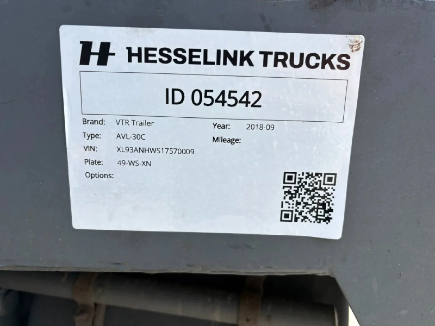 Vlastuin 30T Flatbed Trailer + 80CM-High Container Racks, Excellent Condition - 5