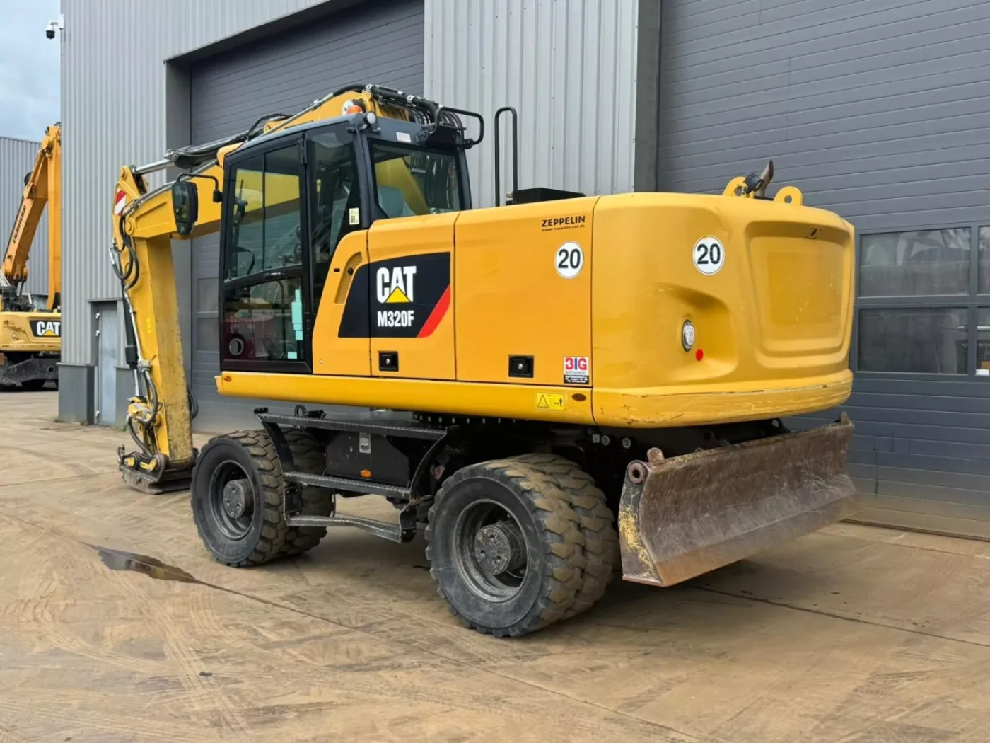 Caterpillar M320F - 3
