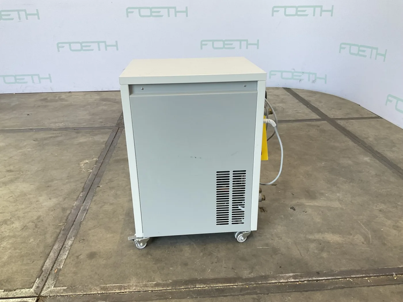 Lauda integral T2200W chiller - Temperature control unit - 1